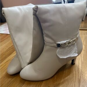 Elegant White Women's Boots